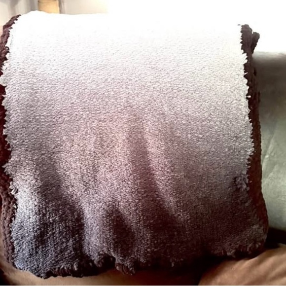 Handmade Cozy Two-Tone Baby Blanket - Picture 3 of 5